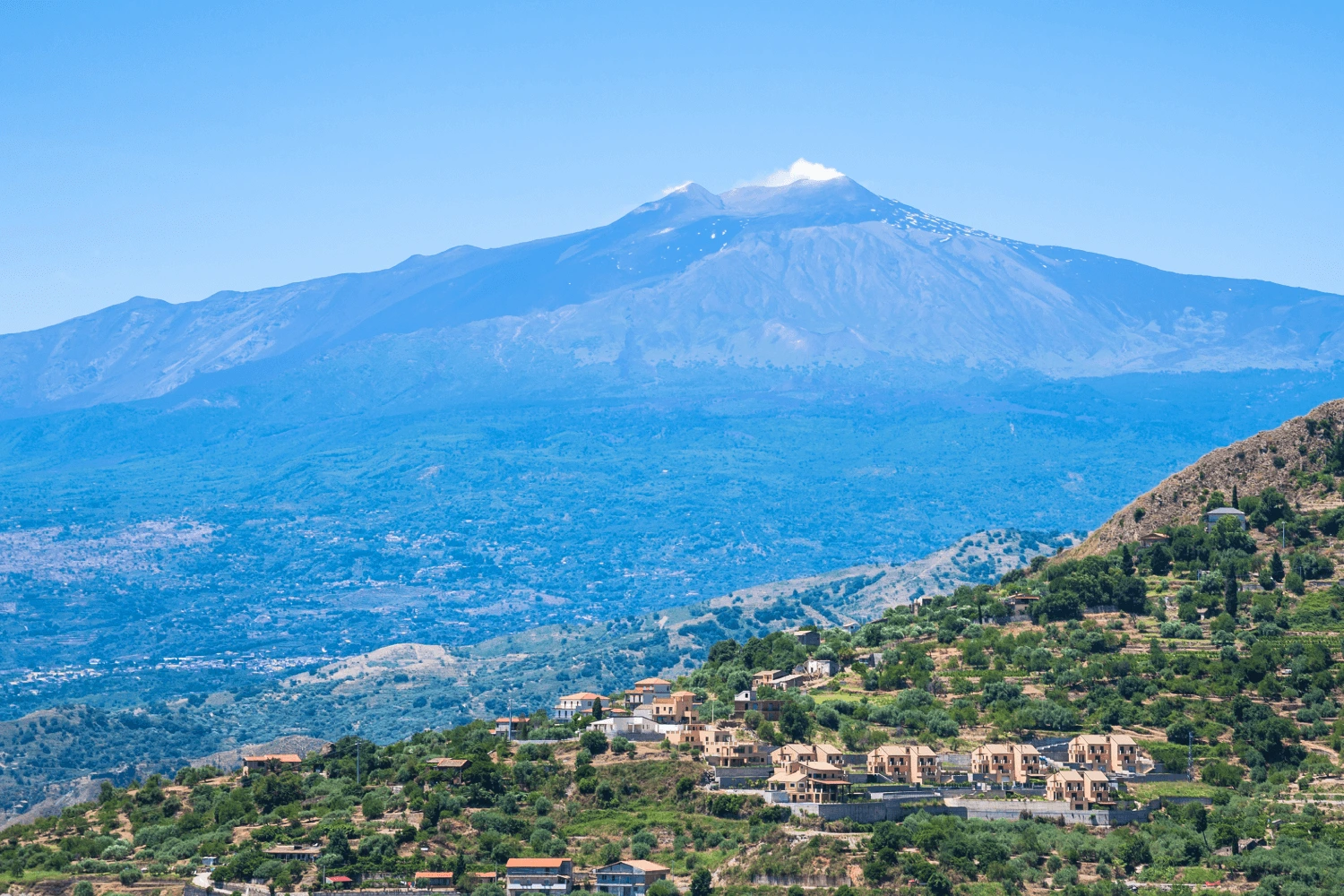 Etna: itinerari tra lava e bellezza